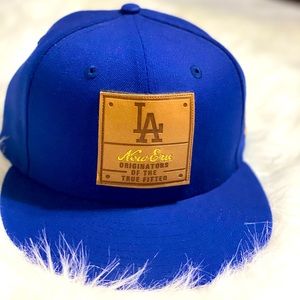BEAUTIFUL BLUE LEATHER LA DODGER FLATBIL CAP